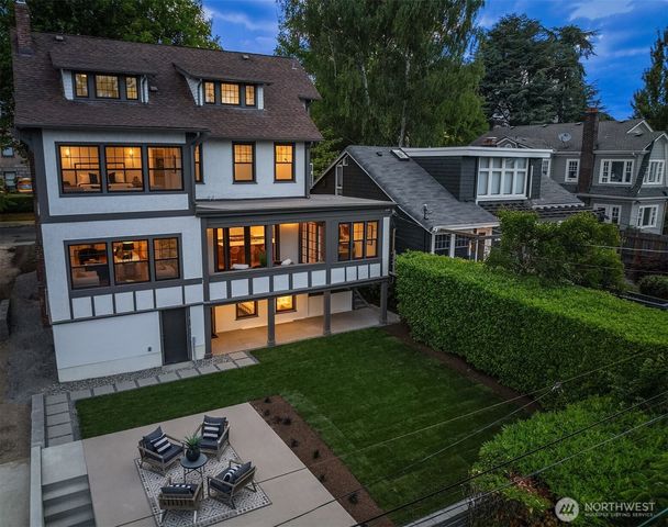 740 22nd Avenue E, Seattle, WA 98112