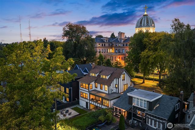 740 22nd Avenue E, Seattle, WA 98112