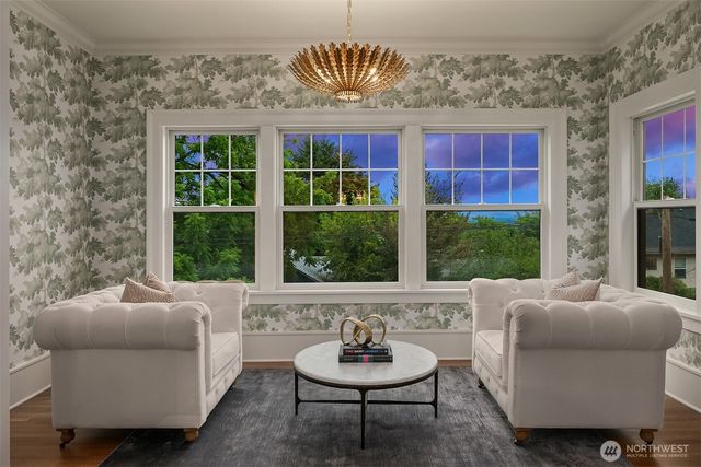 740 22nd Avenue E, Seattle, WA 98112