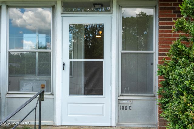 106C Edinburgh Lane, Lakewood, NJ 08701