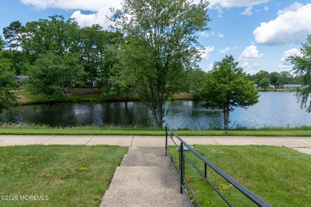 106C Edinburgh Lane, Lakewood, NJ 08701