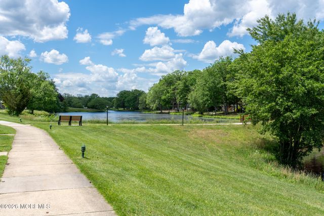 106C Edinburgh Lane, Lakewood, NJ 08701