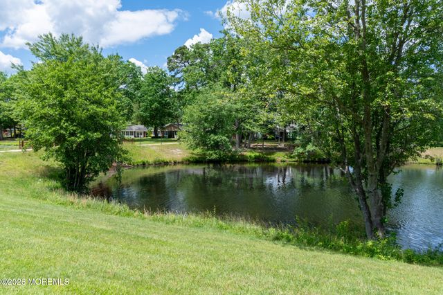 106C Edinburgh Lane, Lakewood, NJ 08701