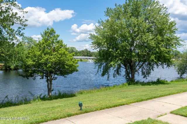 106C Edinburgh Lane, Lakewood, NJ 08701