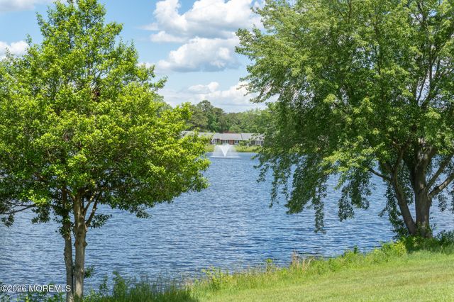 106C Edinburgh Lane, Lakewood, NJ 08701