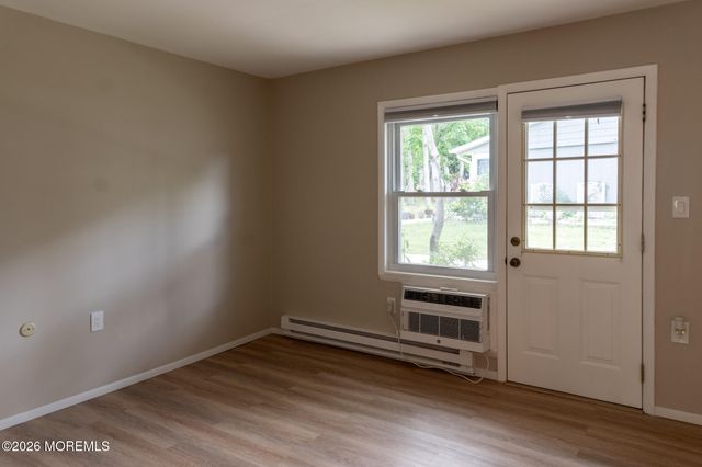106C Edinburgh Lane, Lakewood, NJ 08701