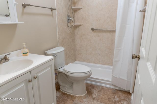 106C Edinburgh Lane, Lakewood, NJ 08701