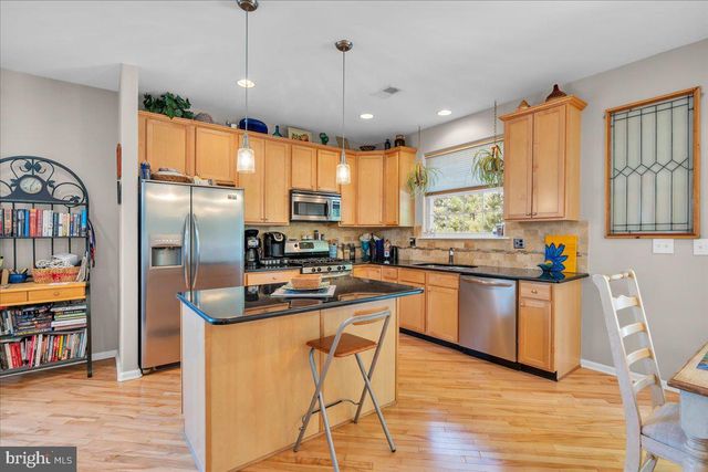 58 MEADOW CIR, Mays Landing, NJ 08330