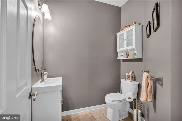 58 MEADOW CIR, Mays Landing, NJ 08330