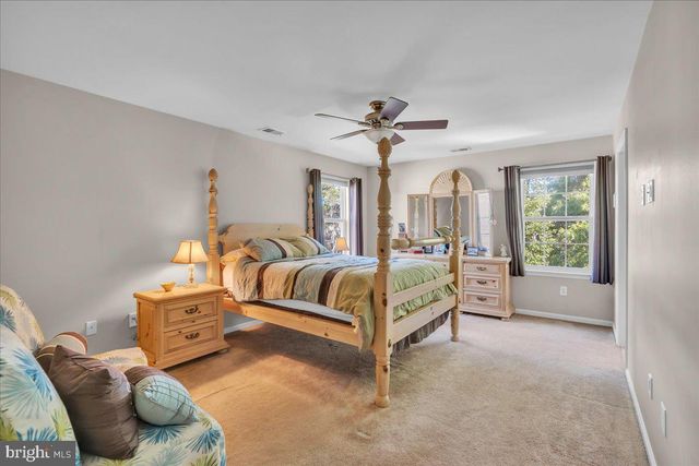 58 MEADOW CIR, Mays Landing, NJ 08330