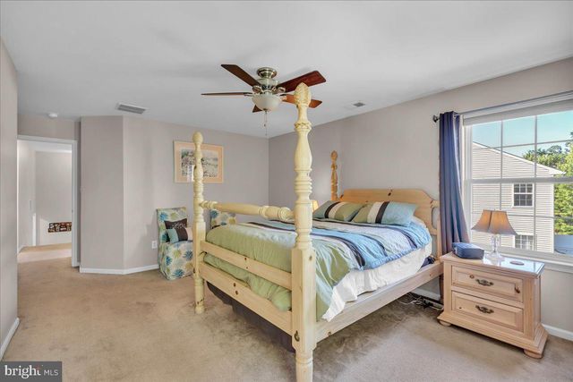 58 MEADOW CIR, Mays Landing, NJ 08330