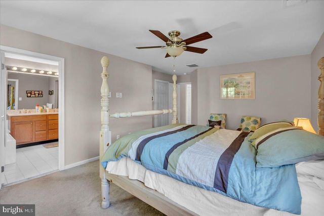 58 MEADOW CIR, Mays Landing, NJ 08330