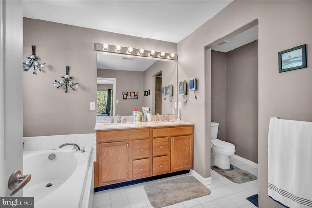 58 MEADOW CIR, Mays Landing, NJ 08330