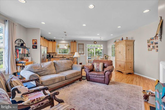 58 MEADOW CIR, Mays Landing, NJ 08330