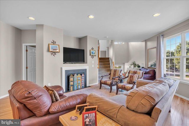 58 MEADOW CIR, Mays Landing, NJ 08330