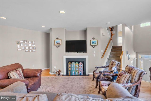 58 MEADOW CIR, Mays Landing, NJ 08330