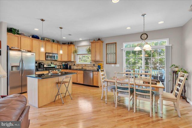 58 MEADOW CIR, Mays Landing, NJ 08330