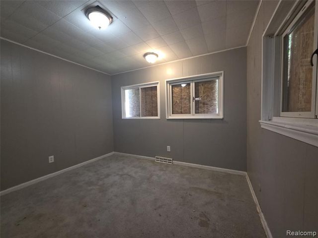 16754 W Parkway Street, Detroit, MI 48219
