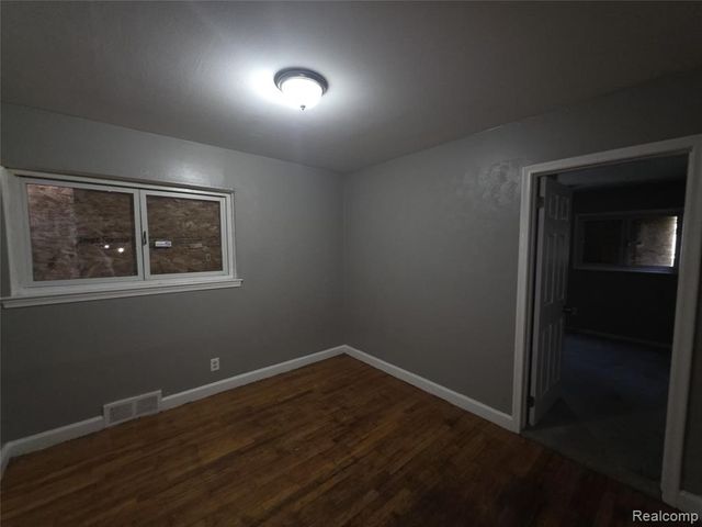 16754 W Parkway Street, Detroit, MI 48219