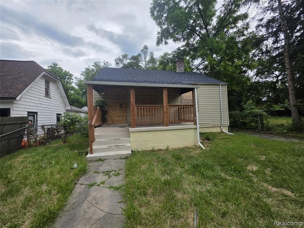 16754 W Parkway Street, Detroit, MI 48219
