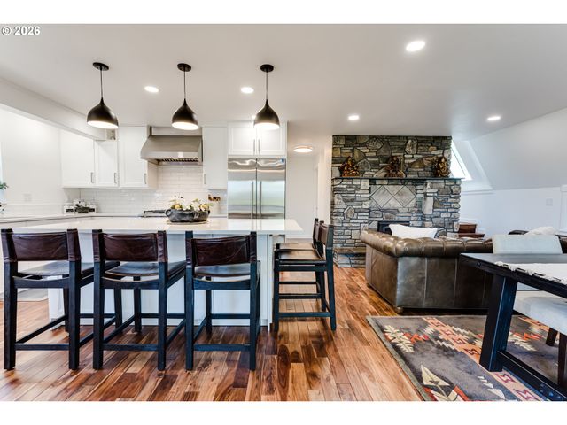 23681 SUTTLE Rd, Veneta, OR 97487