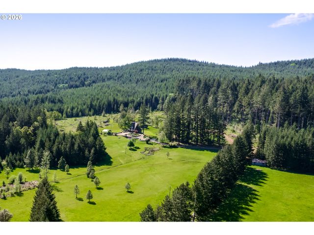 23681 SUTTLE Rd, Veneta, OR 97487