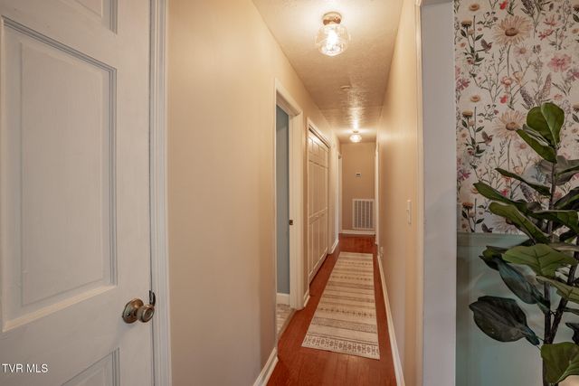 516 Bramblewood Drive, Mount Carmel, TN 37645