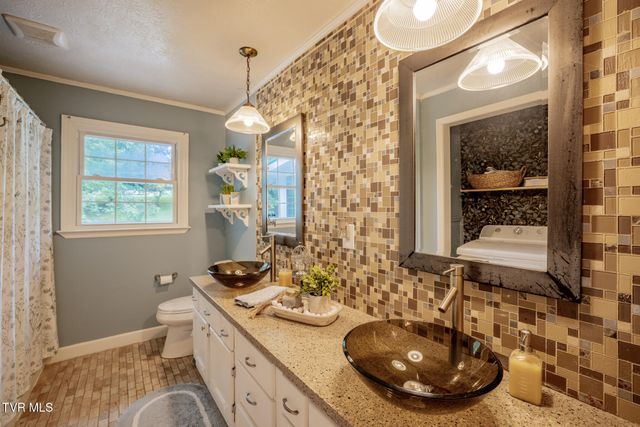 516 Bramblewood Drive, Mount Carmel, TN 37645