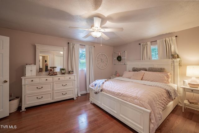 516 Bramblewood Drive, Mount Carmel, TN 37645