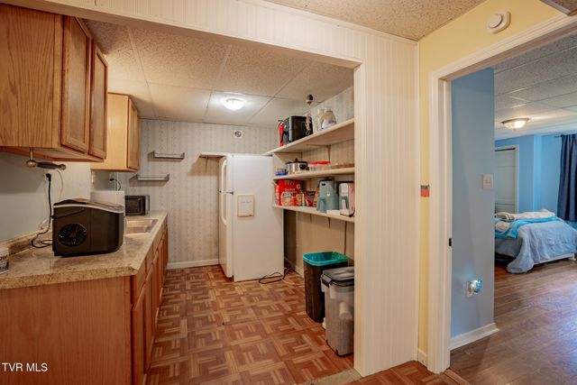 516 Bramblewood Drive, Mount Carmel, TN 37645