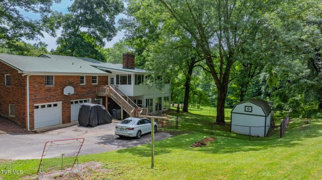 516 Bramblewood Drive, Mount Carmel, TN 37645