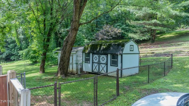 516 Bramblewood Drive, Mount Carmel, TN 37645