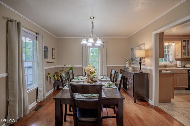 516 Bramblewood Drive, Mount Carmel, TN 37645