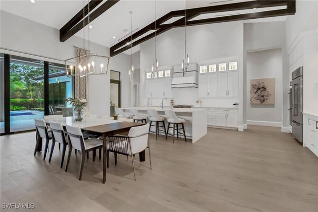 12 Banyan RD, Naples, FL 34108