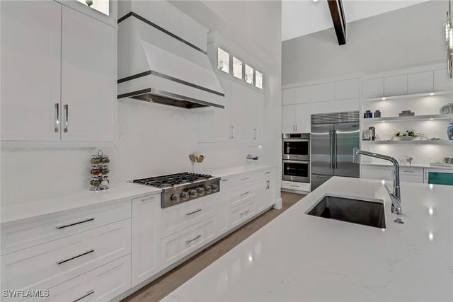 12 Banyan RD, Naples, FL 34108