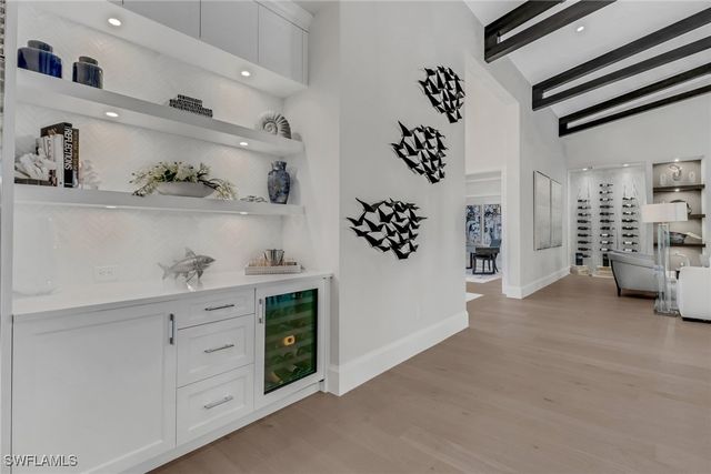 12 Banyan RD, Naples, FL 34108