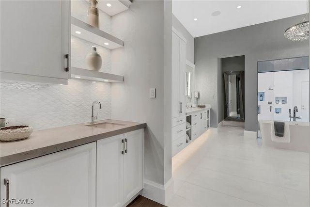 12 Banyan RD, Naples, FL 34108