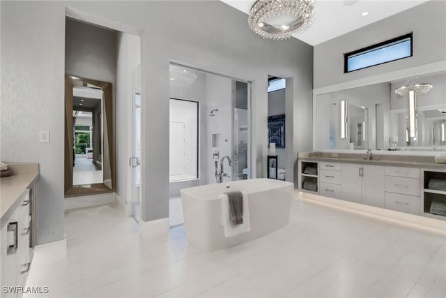 12 Banyan RD, Naples, FL 34108