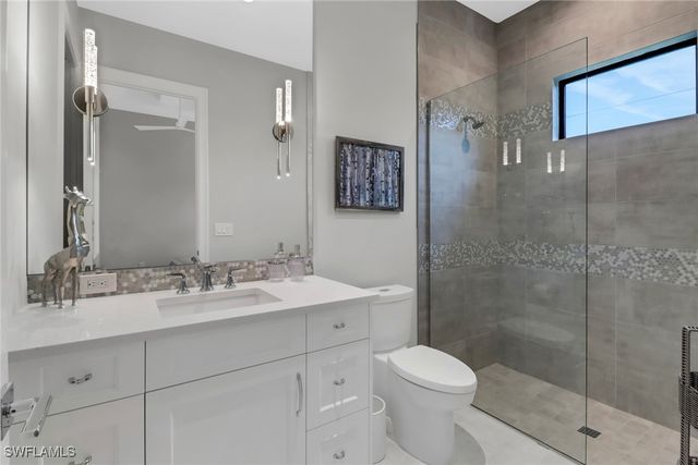 12 Banyan RD, Naples, FL 34108