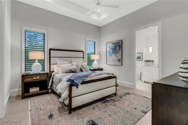 12 Banyan RD, Naples, FL 34108