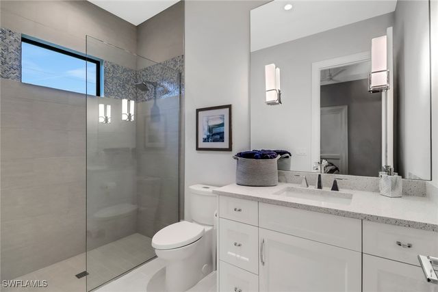 12 Banyan RD, Naples, FL 34108