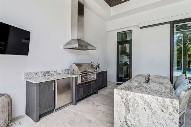 12 Banyan RD, Naples, FL 34108