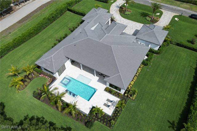 12 Banyan RD, Naples, FL 34108