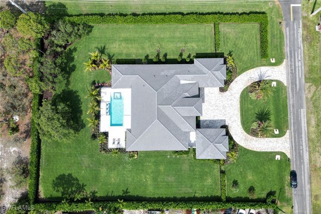 12 Banyan RD, Naples, FL 34108