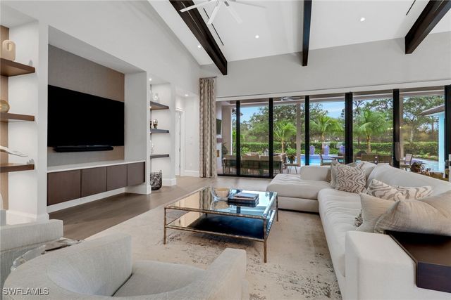 12 Banyan RD, Naples, FL 34108