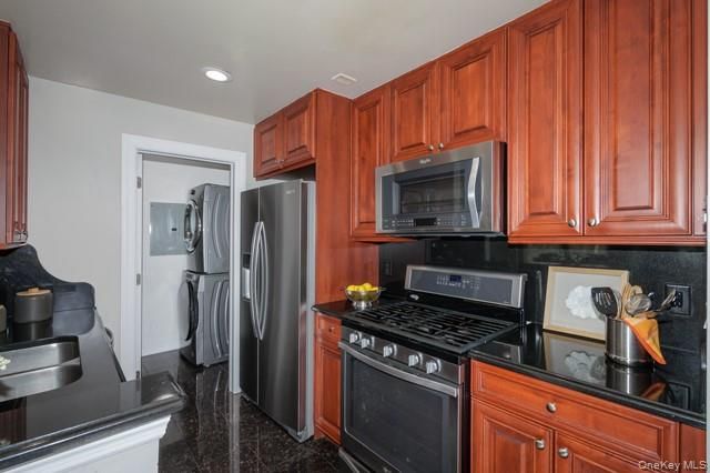 606 Vista View Drive 606, Farmingville, NY 11738