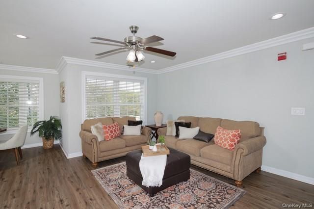606 Vista View Drive 606, Farmingville, NY 11738