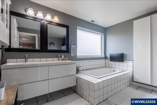 3142 SE 27th Av, Albany, OR 97322