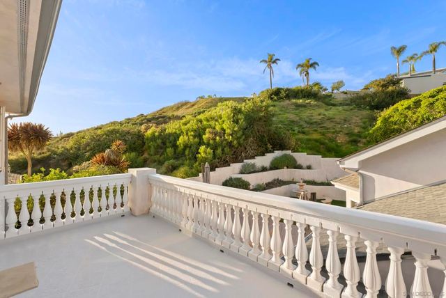 1028 Van Nuys St, San Diego, CA 92109