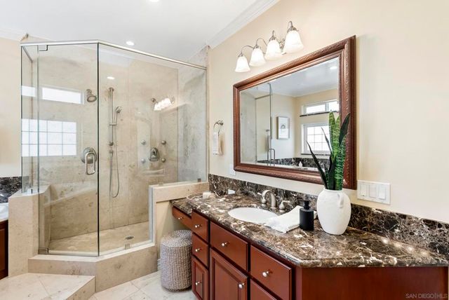 1028 Van Nuys St, San Diego, CA 92109